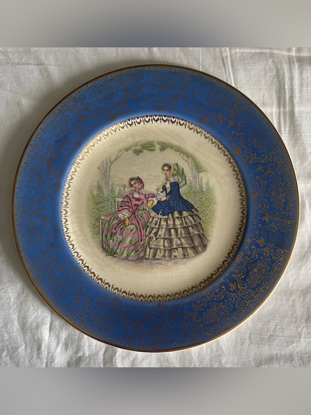 VINTAGE CENTURY BY SALEM 23 KARAT FILIGREE GOLD TRIM 11” BLUE DINNER PLATE DECOR